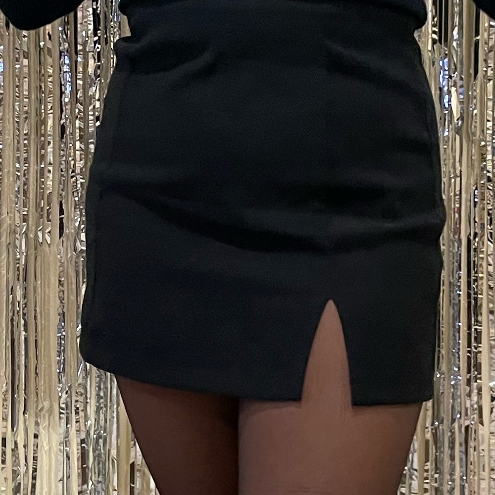 Skirt with slit